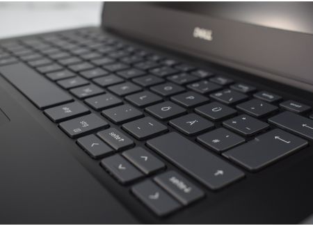 DELL Vostro 5490 Intel Core i7-10510U 1.8GHz 8GB 256GB SSD nVidia GeForce MX250 Windows 11 Professional