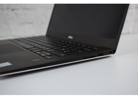 DELL XPS 13 9360 Intel Core i7-7500U 2.6GHz 8GB 256GB SSD Windows 10 Professional PL - 0677347