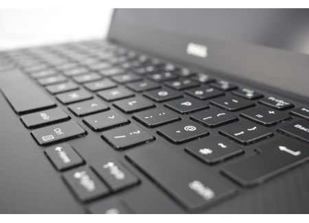 DELL XPS 13 9360 Intel Core i7-7500U 2.6GHz 8GB 256GB SSD Windows 10 Professional PL - 0677347