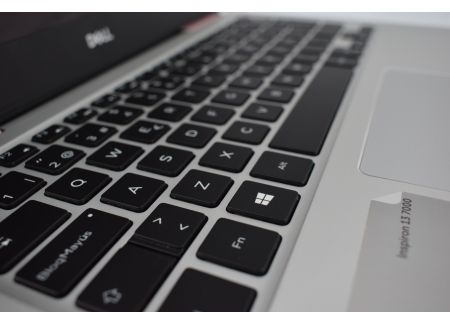 DELL Inspiron 7380 Pink Intel Core i7-8565U 1.8GHz 8GB 256GB SSD Windows 11 Professional PL