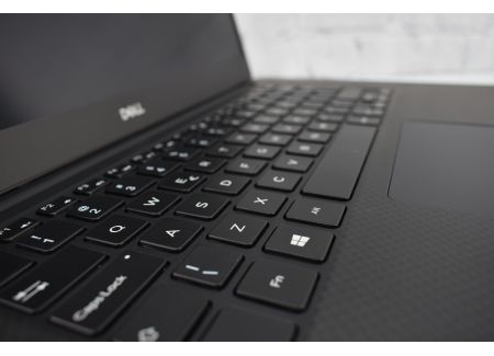 DELL Precision 5540 Intel Core i7-9850H 2.6GHz 32GB 512GB SSD nVidia Quadro T2000 Windows 11 Professional 