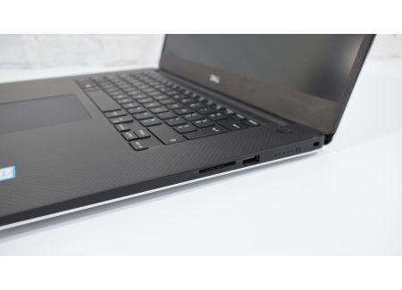 DELL Precision 5540 Intel Core i9-9980HK 2.4GHz 32GB 512GB SSD nVidia Quadro T2000 Windows 11 Professional - 1033570 