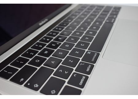 Apple MacBook Pro A1989 Intel Core i5-8259U 2.3GHz 8GB 250GB SSD macOS Ventura - 1037781