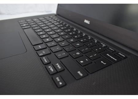 DELL Precision 5520 Intel Xeon E3-1505Mv5 2.8GHz 32GB 1TB SSD nVidia Quadro M1200 Windows 10 Professional PL - 1024989
