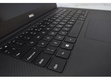 DELL Precision 5520 Intel Xeon E3-1505Mv5 2.8GHz 32GB 1TB SSD nVidia Quadro M1200 Windows 10 Professional PL - 1024989