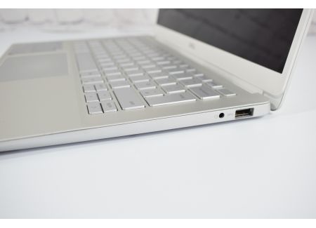 DELL Inspiron 5391 Intel Core i7-10510U 1.8GHz 8GB 256GB SSD Windows 11 Professional 