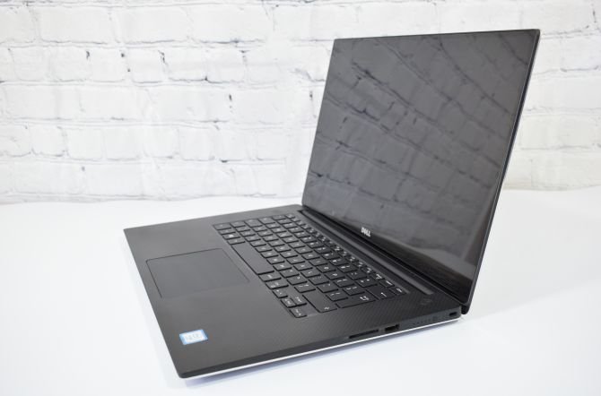 DELL Precision 5520 Intel Xeon E3-1505Mv6 3.0GHz 16GB 256GB SSD nVidia Quadro M1200 Windows 10 Professional PL - 1024436